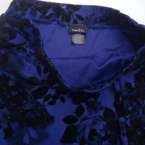 rue 21 A line skirt perfect for the holidays!! - Picture 2 of 3